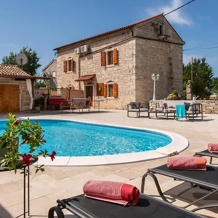 بيت للعطل House Smolica كرينكا